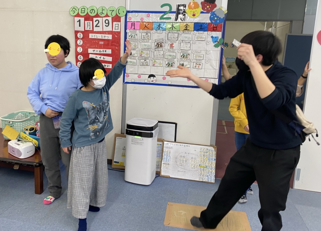 47B370F3-AD99-4E0B-B5EC-1D32C8C209A8