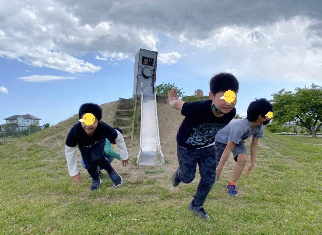 19E08DF3-1CAA-484B-B1C2-1D51BE789D4D