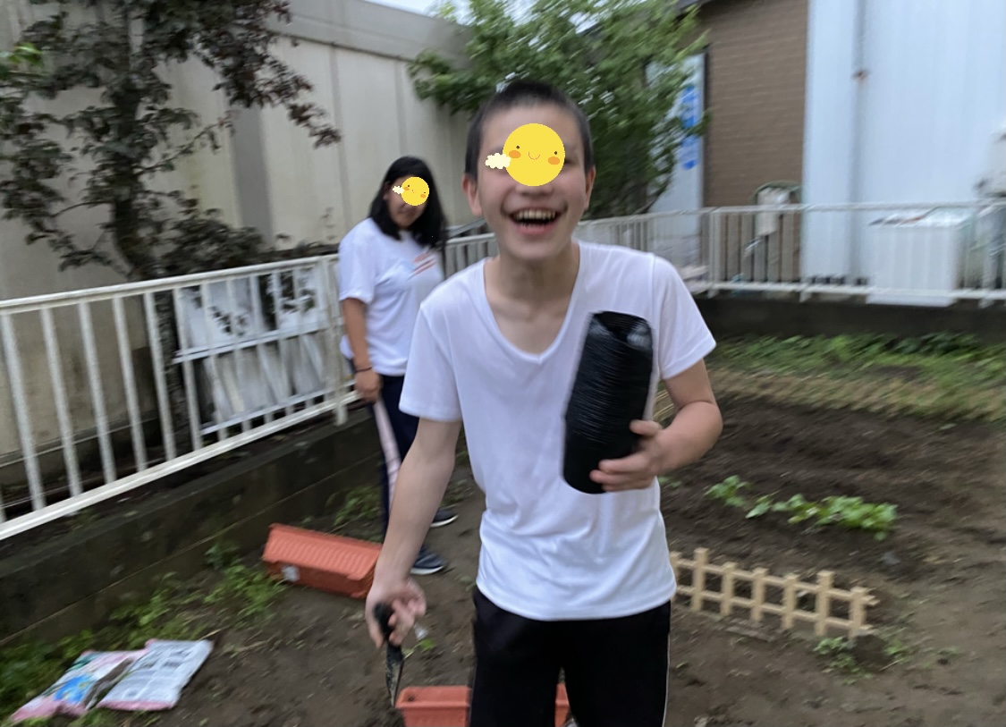 B84E236A-FAD2-4E6D-9A62-C93B739A4BA1