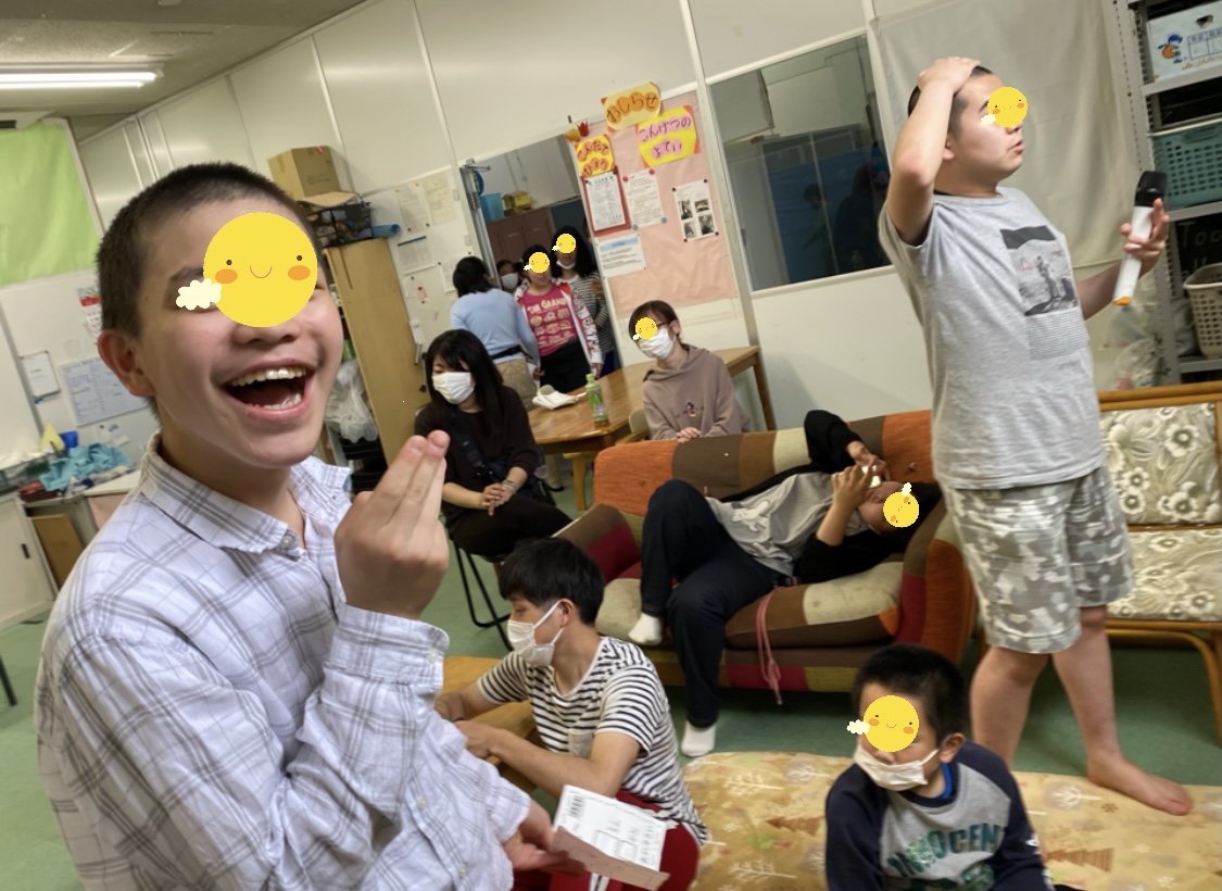 D53AE2AB-9274-494B-8CC6-2B9ED00059AC