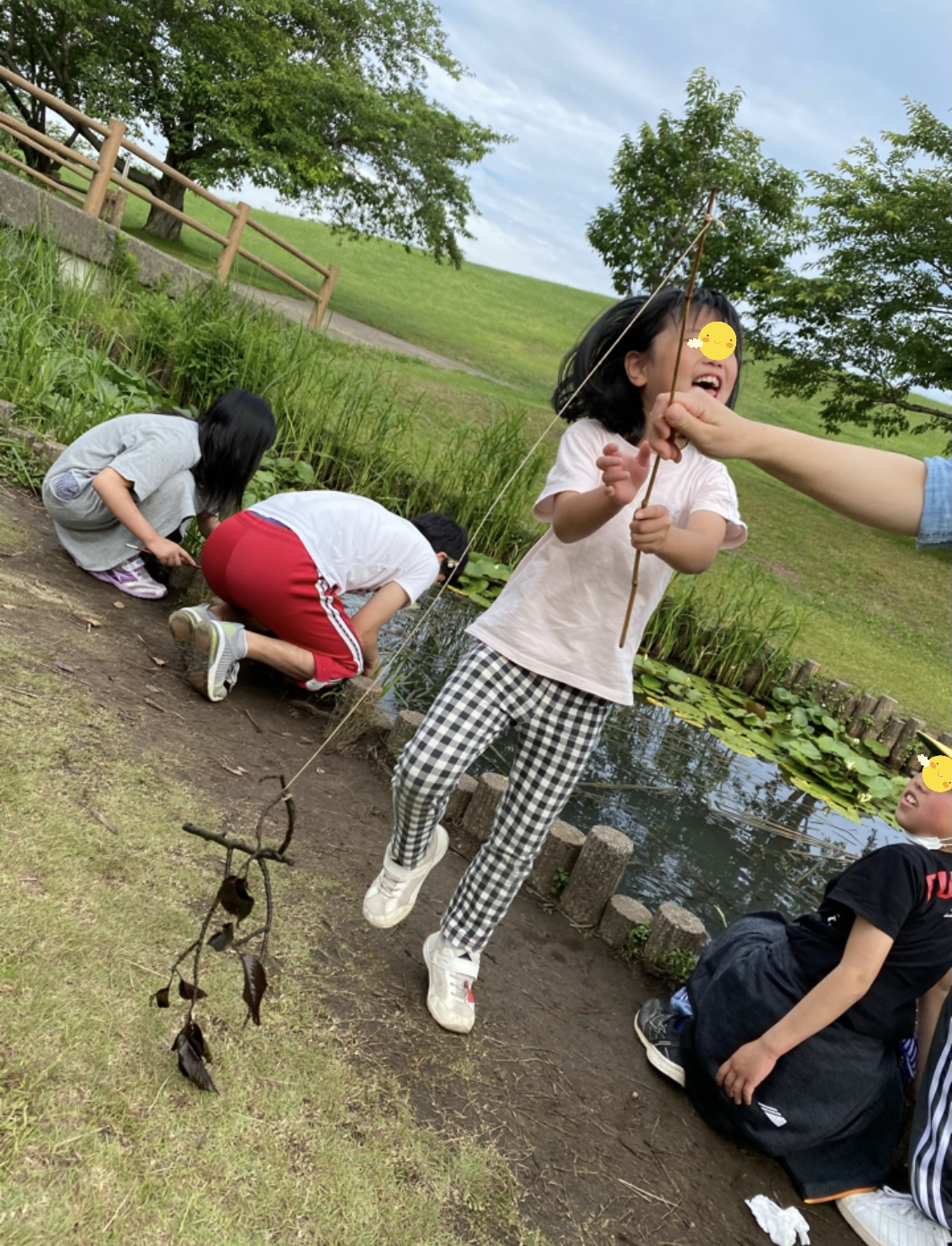 EDF00250-A5C8-4992-818E-AF26B76B57DC