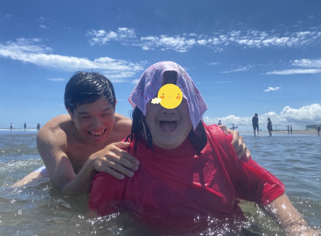 703E9305-3D7D-424E-BEEC-584EACB1659A