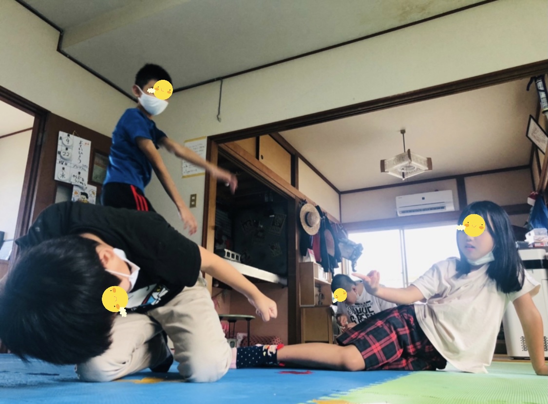 60ADC2ED-1F4F-4E1A-A81C-DDBB8DCC1996