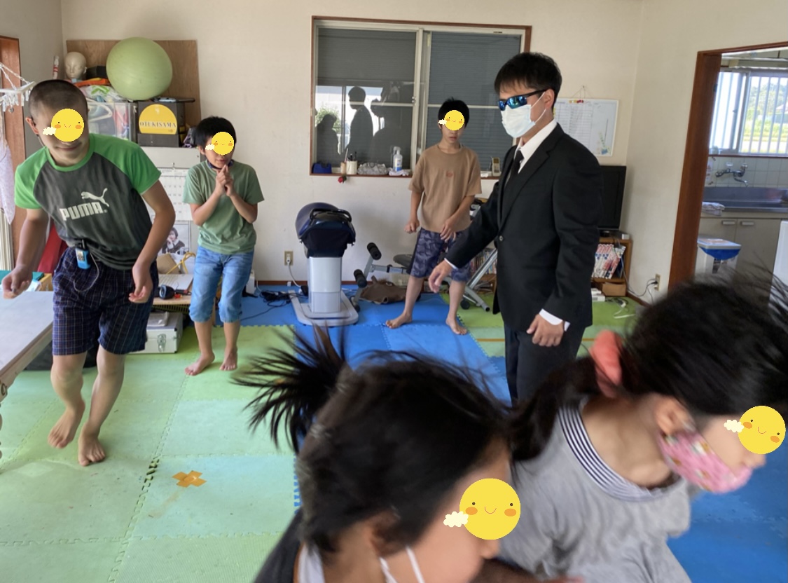 8F7809A0-CDE8-441D-95D1-21E621849FA6