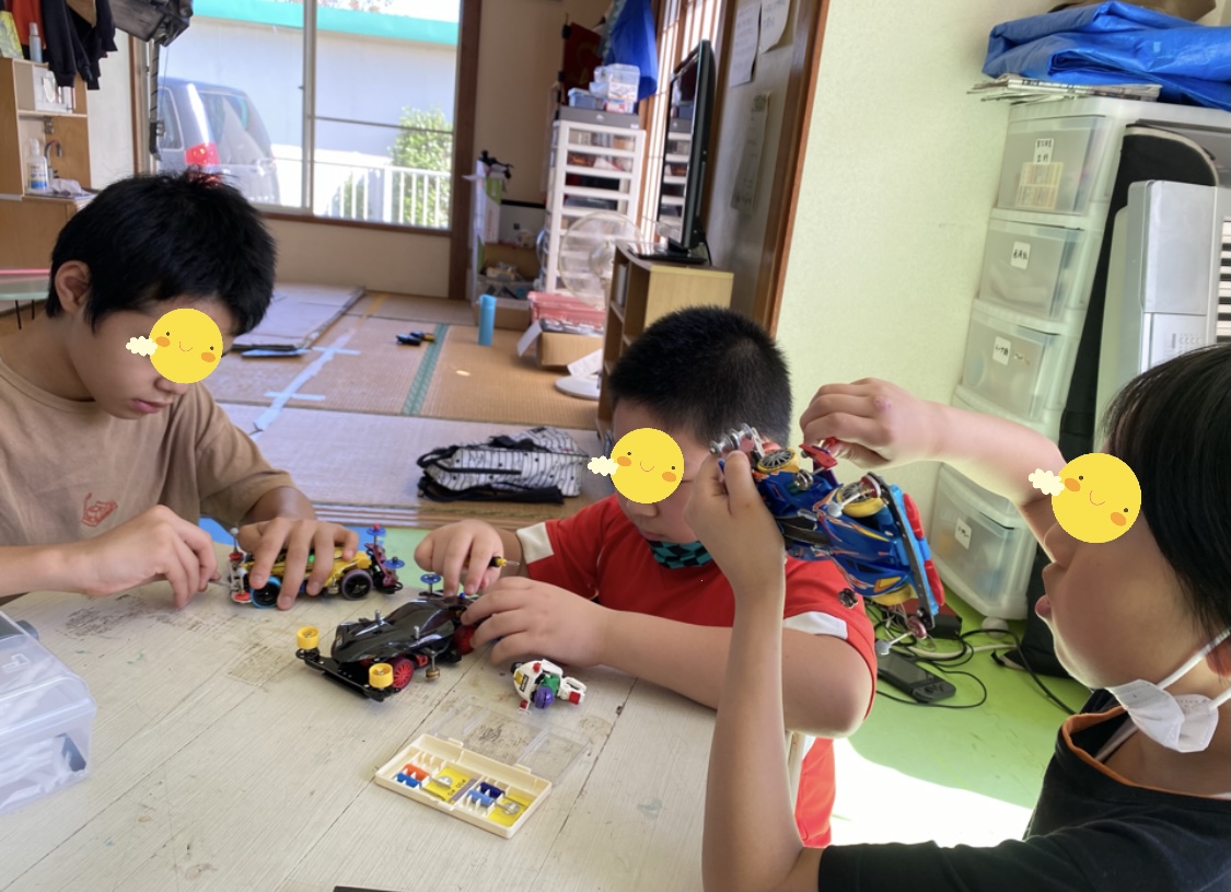 EEB64DD2-5941-45C9-8B12-440B89205158